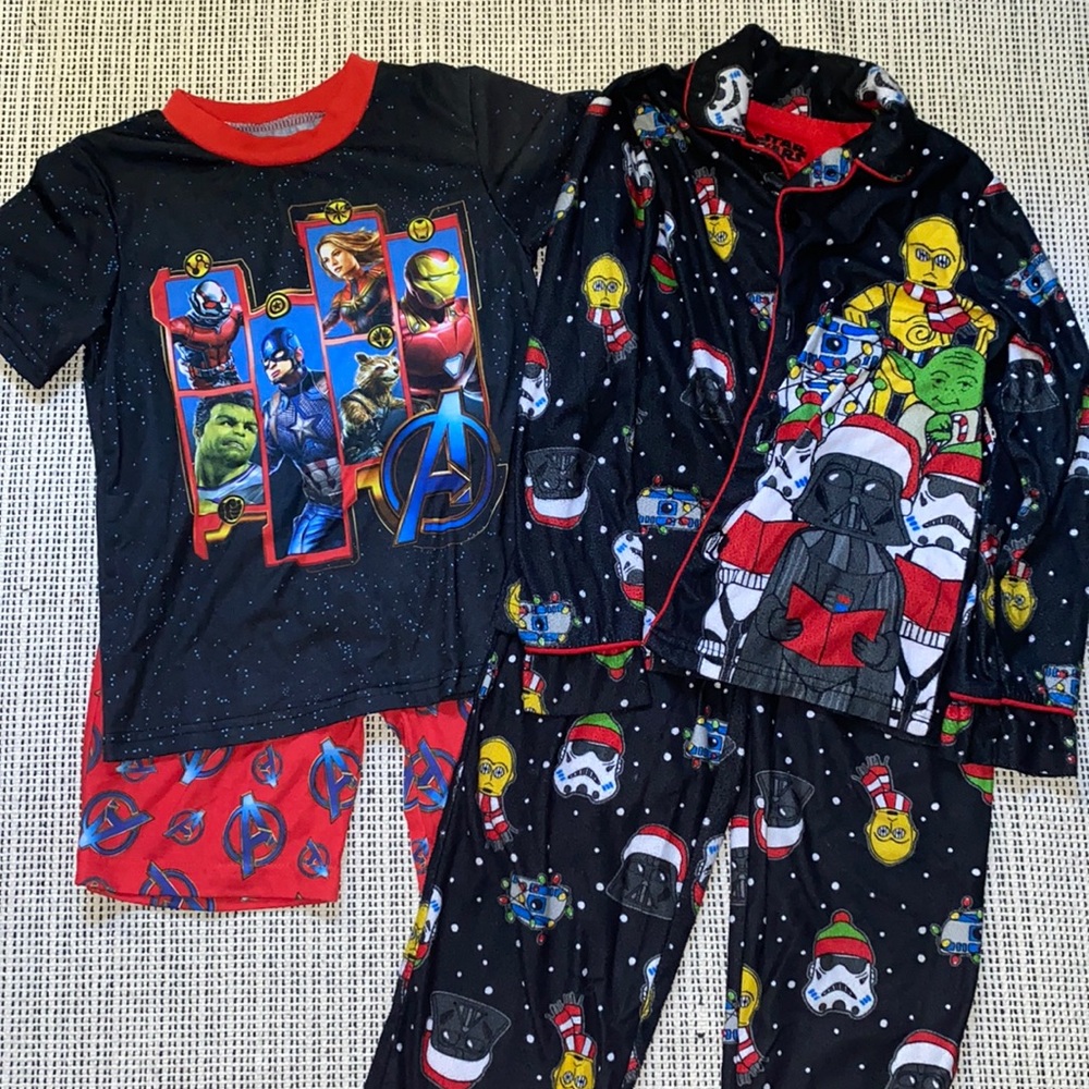 Bundle of Boys XS Pajamas (Avengers and Star Wars)